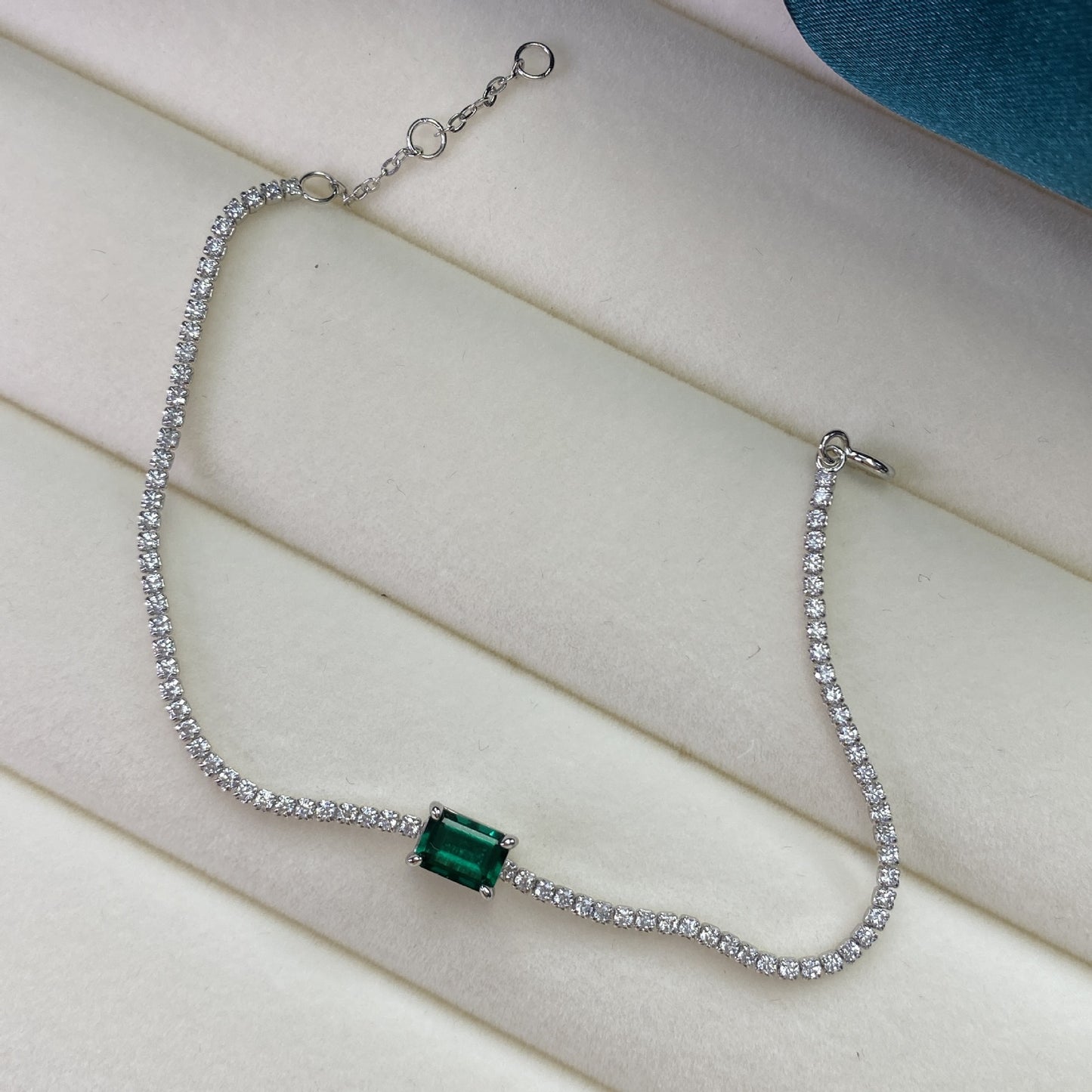 1.5ct Emerald Cut Emerald Bracelet