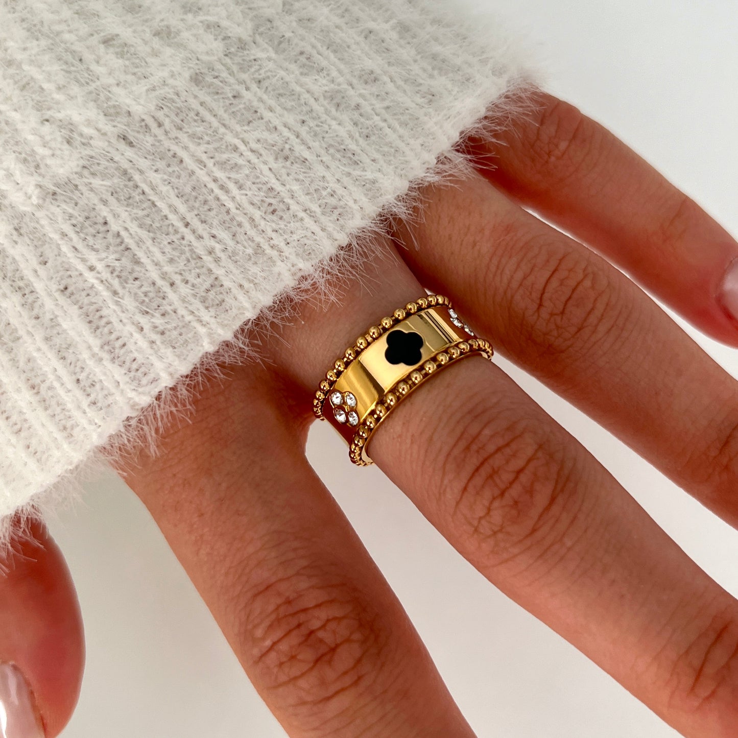 18K Gold Alice Clover Ring