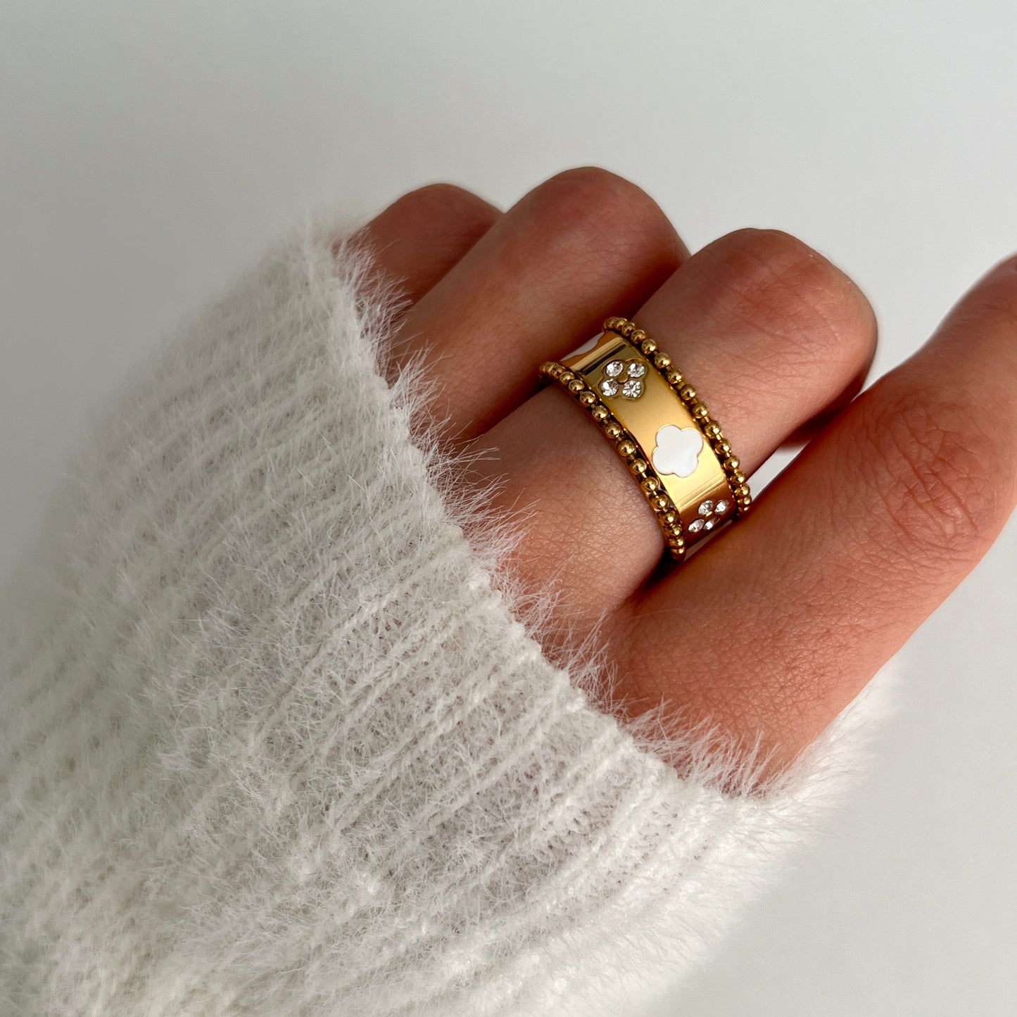 18K Gold Alice Clover Ring