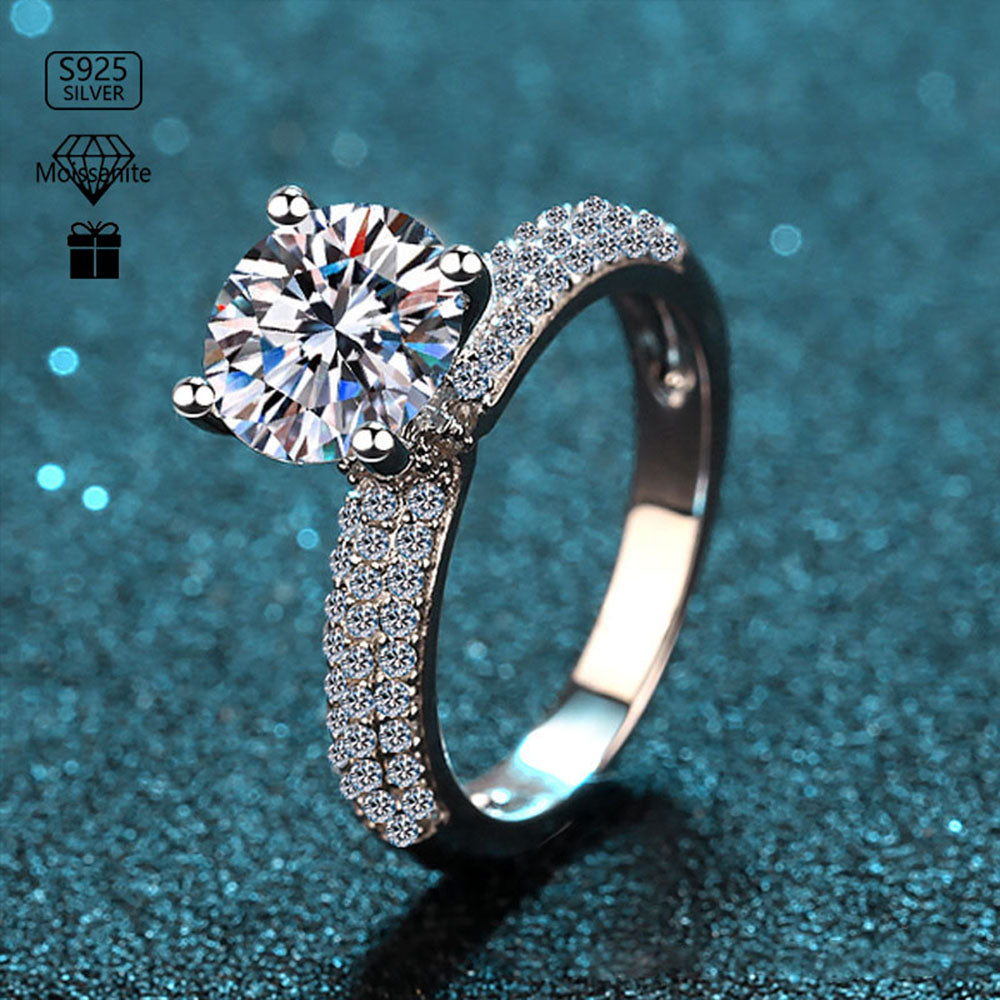 Stunna Lady Luxe Sienna Halo Moissanite Ring