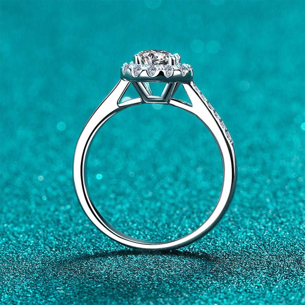 Stunna Lady 1CT 2CT Round Halo Moissanite Ring