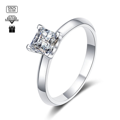 Stunna Lady Freesia Solitaire Moissanite Ring